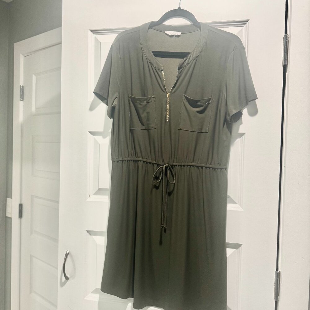 VESTIDO VERDE MILITAR